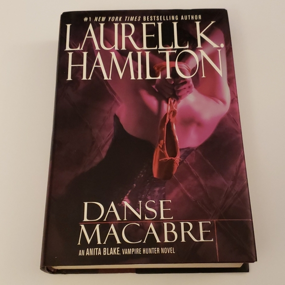 Laurell K. Hamilton, Danse Macabre